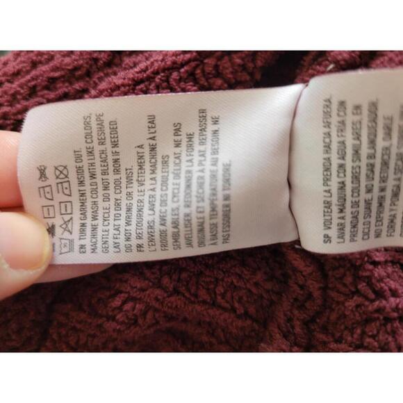 American Eagle Outfitters XS burgundy super soft v neck sweater - Picture 5 of 5